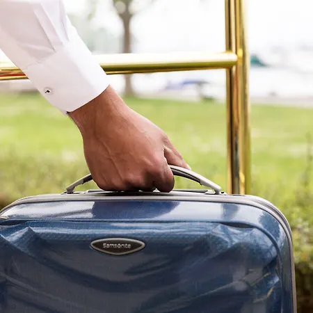 Hotel La Riviera Victoria