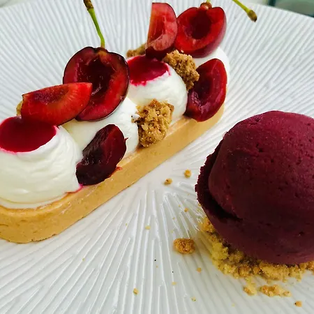 La Riviera Victoria Hotel 4*