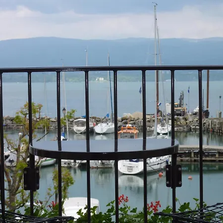 La Riviera Victoria