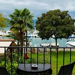 La Riviera Victoria فندق إيفوار