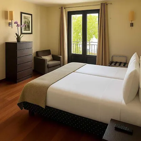 Ξενοδοχείο La Riviera Victoria 4*