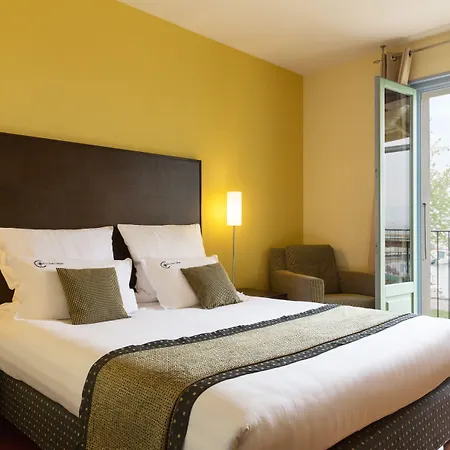Hotel Le Jules Verne
