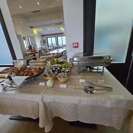 La Riviera Victoria 4*