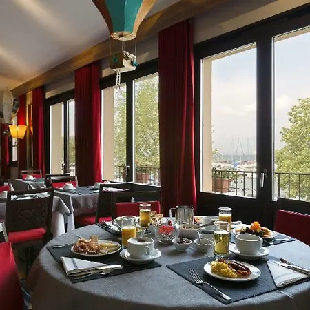 Hotel Le Jules Verne