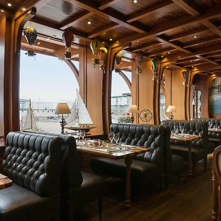 Le Jules Verne Hotel Yvoire